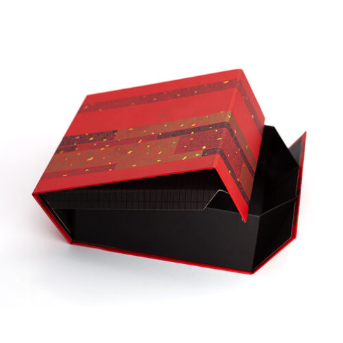 Crimson Gold Pattern Holiday Collapsible Gift Box with Round Insert
