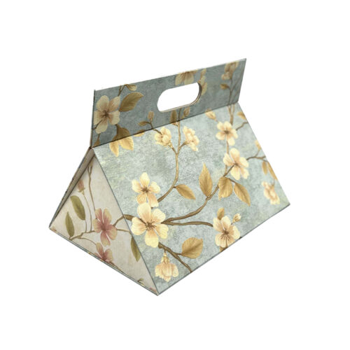 Vintage Botanical Floral Triangular Collapsible Gift Box Vintage Botanical Floral Triangular Collapsible Gift Box